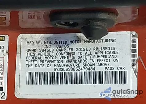 2005 Pontiac Vibe from USA, damaged, VIN 5Y2SL63885Z479484